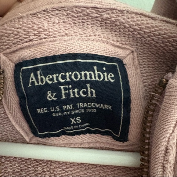 Abercrombie & Fitch Light Pink Y2K Cropped Zip Up Sweatshirt - Picture 4 of 7